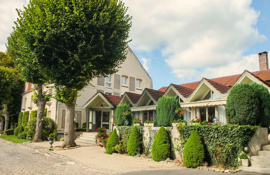 Hotel & Restaurant Le Relais D'Aumale Orry-La-Ville Exterior photo