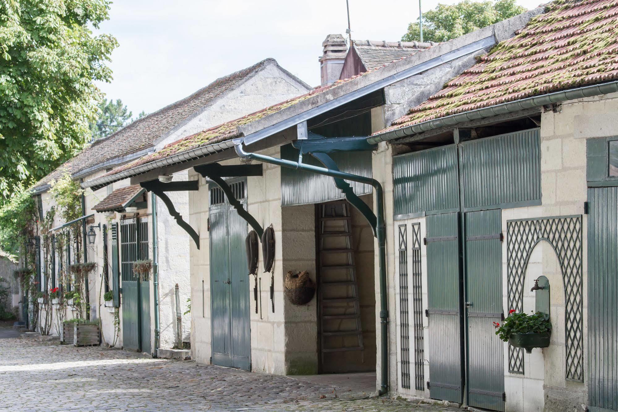 Hotel & Restaurant Le Relais D'Aumale Orry-La-Ville Exterior photo